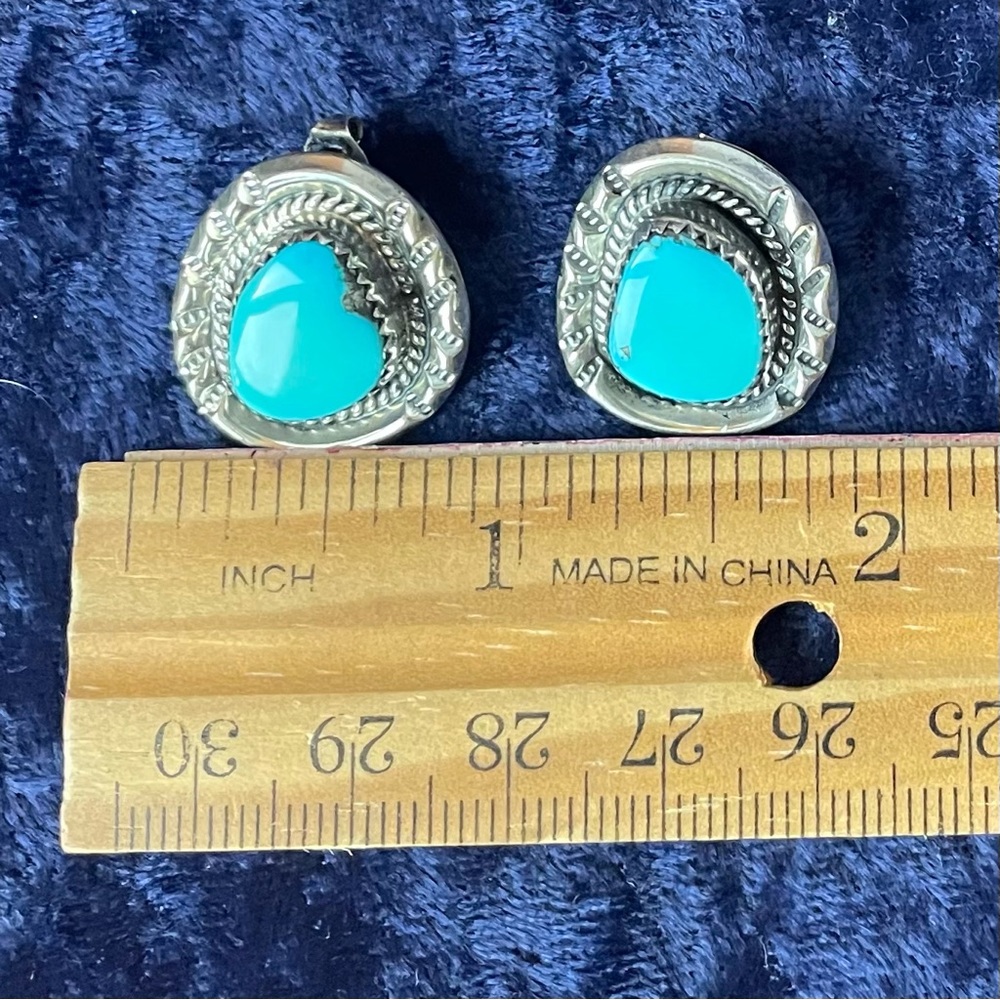 Southwest Vintage Turquoise Sterling Silver Post Earrings Unsigned Hand Made - Picture 11 of 14